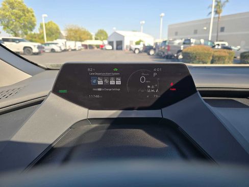 Used 2025 Toyota Prius XLE FWD image 24