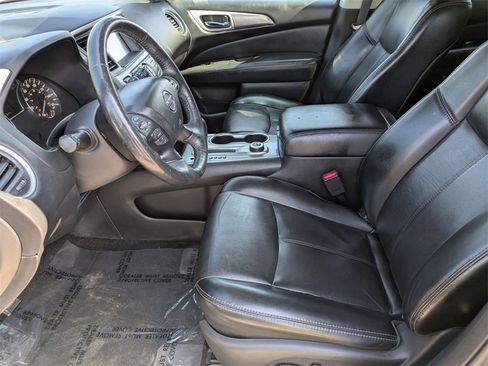 Used 2019 Nissan Pathfinder SL image 14