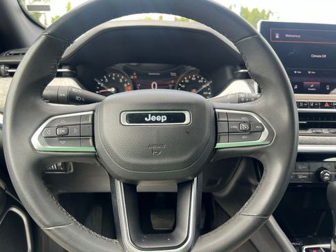 Used 2024 Jeep Compass Latitude AWD/4WD image 23