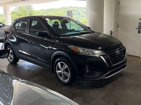 Used 2022 Nissan Kicks S FWD image 5
