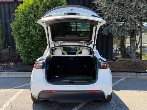 Used 2022 Tesla Model Y Performance AWD/4WD image 17