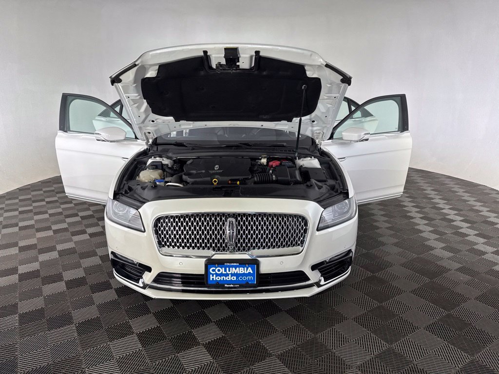 Used 2018 Lincoln Continental Select AWD/4WD image 12