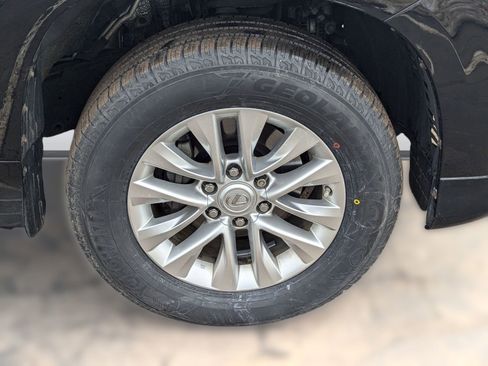 Used 2017 Lexus GX 460 Premium w/ Premium Package image 11