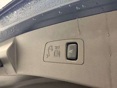 Used 2022 Lincoln Corsair AWD w/ Premium Package image 9