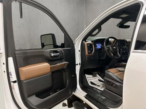 Used 2020 Chevrolet Silverado 2500 High Country AWD/4WD image 11