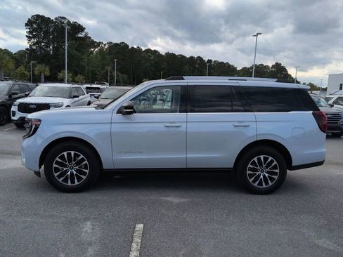 Used 2025 Ford Expedition Platinum AWD/4WD image 7