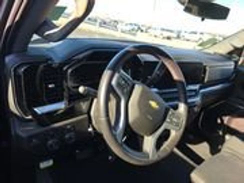 Used 2022 Chevrolet Silverado 1500 LT image 6