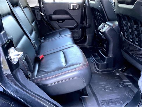 Used 2019 Jeep Wrangler Unlimited Rubicon AWD/4WD image 18