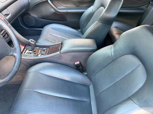 Used 2000 Mercedes-Benz CLK 320 Cabriolet image 48