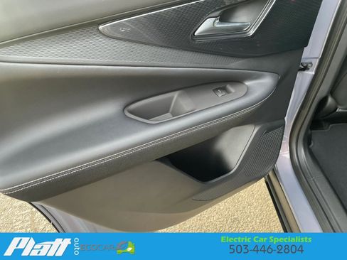 Used 2024 Chevrolet Blazer EV LT AWD/4WD image 43