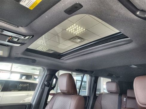 Used 2025 Toyota Land Cruiser image 22