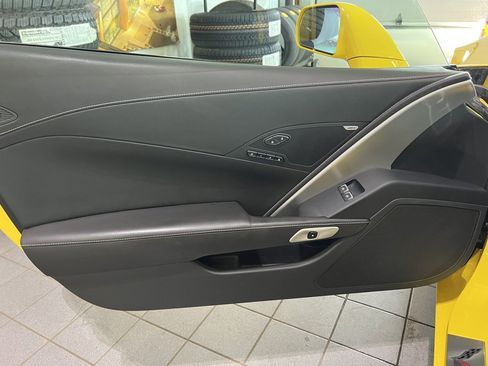 Used 2016 Chevrolet Corvette Z06 w/ 3LZ Preferred Equipment Group image 12