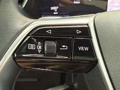 Used 2022 Audi e-tron Premium image 15