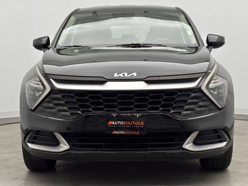Used 2023 Kia Sportage LX image 2