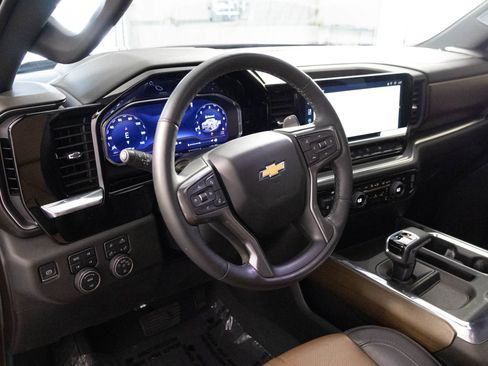 Used 2024 Chevrolet Silverado 1500 High Country w/ High Country Premium Package image 5