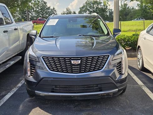 Used 2020 Cadillac XT4 Premium Luxury FWD image 2