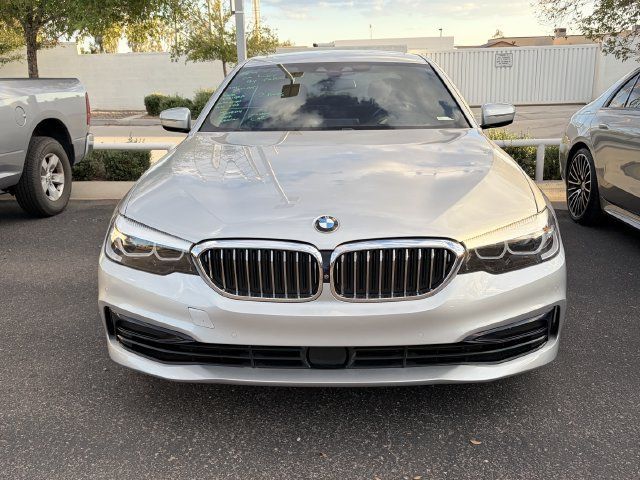 Used 2020 BMW 540i w/ Premium Package RWD image 2