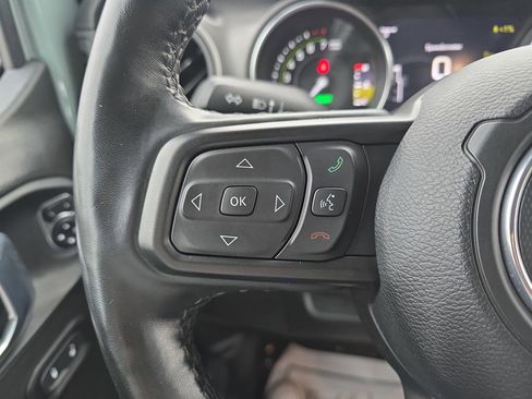 Used 2023 Jeep Wrangler Unlimited w/ Sun & Screen Package image 23