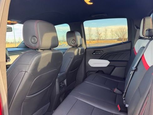 Used 2024 GMC Canyon AT4X w/ AT4X AEV Edition image 28