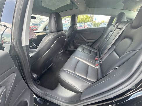 Used 2018 Tesla Model 3 image 17