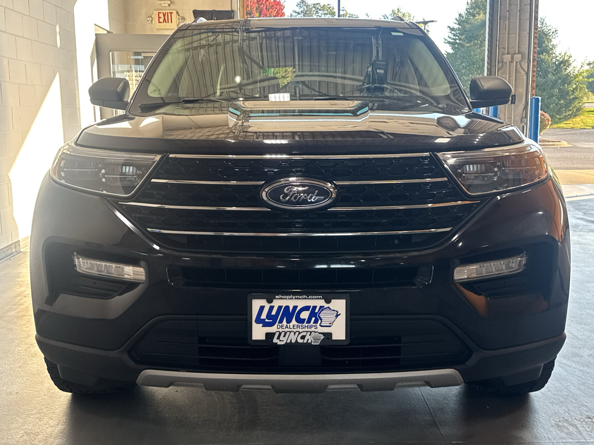 Used 2020 Ford Explorer XLT w/ Equipment Group 202A AWD/4WD image 8