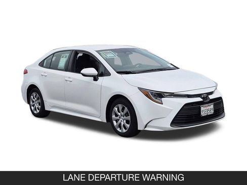 Used 2024 Toyota Corolla LE FWD image 2
