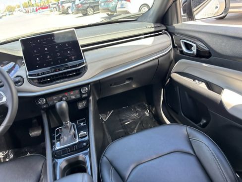 Used 2025 Jeep Compass Limited AWD/4WD image 14