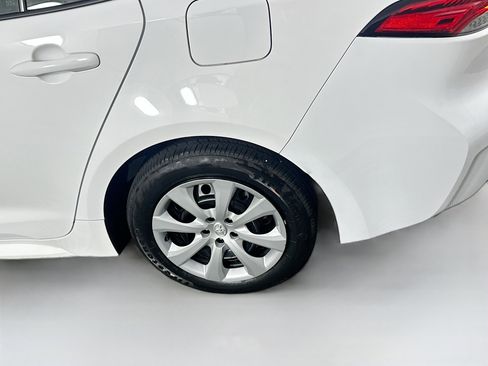 Used 2024 Toyota Corolla LE FWD image 11