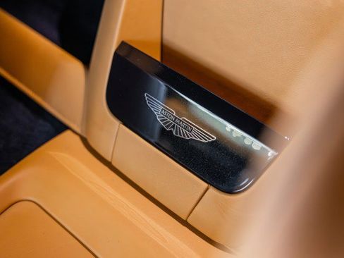 Used 2025 Aston Martin V8 Vantage Coupe RWD image 46