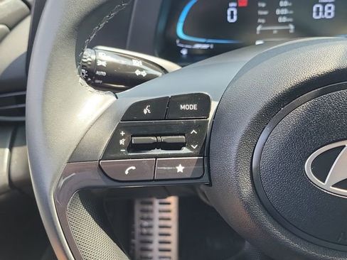 Used 2025 Hyundai Elantra Sport FWD image 7