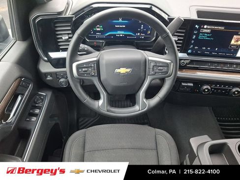 Used 2025 Chevrolet Silverado 2500 LT w/ Convenience Package AWD/4WD image 13