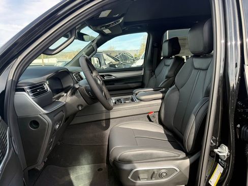 New 2026 Jeep Grand Wagoneer Limited image 11