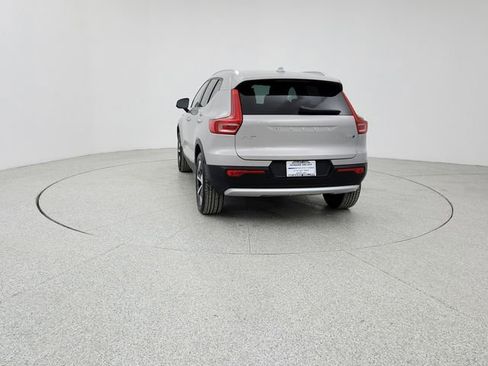 Certified 2025 Volvo XC40 B5 Plus image 6