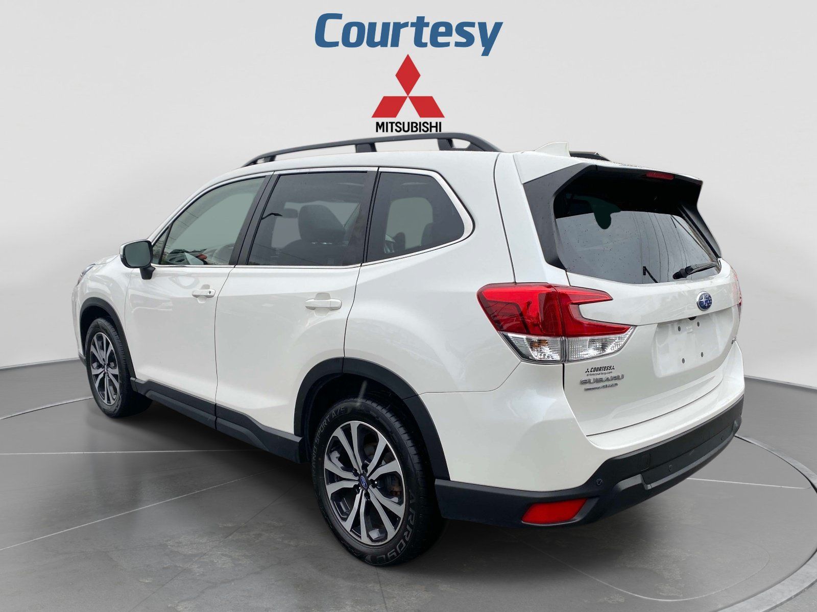 Used 2023 Subaru Forester Limited AWD/4WD image 3