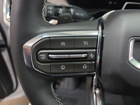 New 2026 GMC Acadia Denali image 18