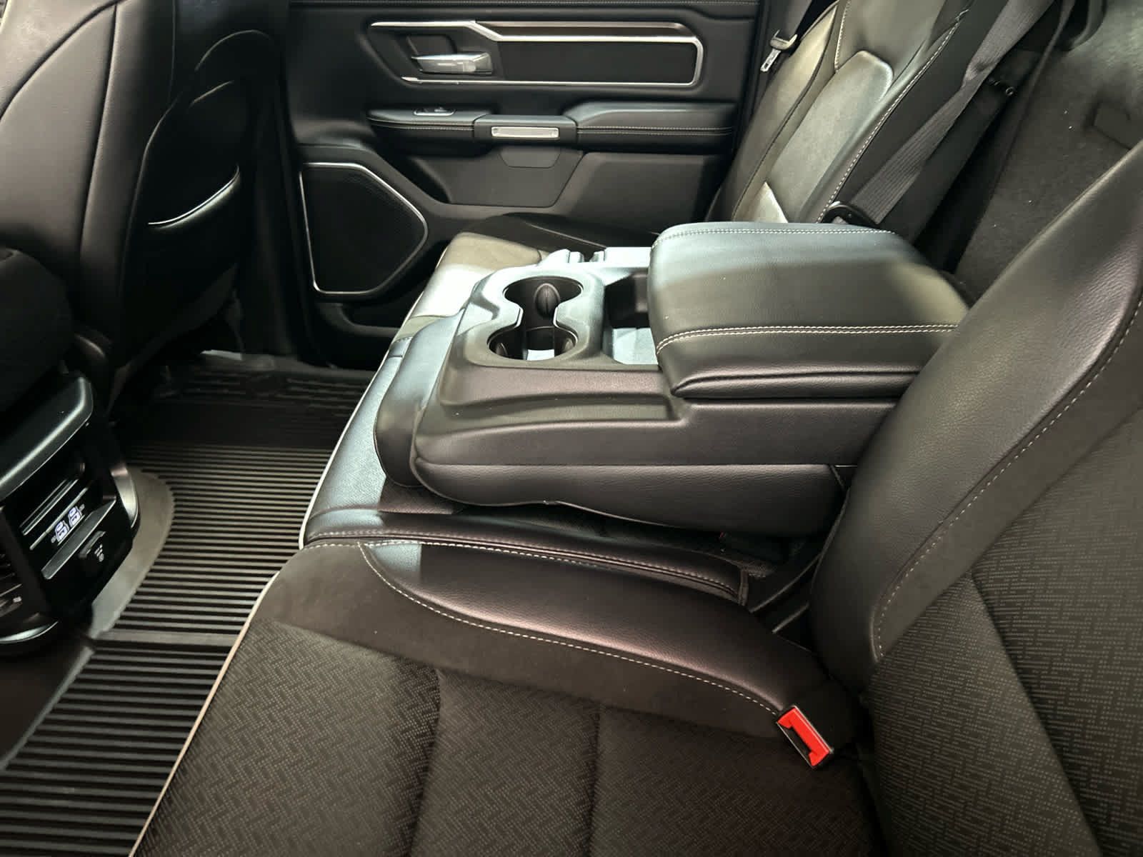 Used 2021 RAM 1500 Laramie AWD/4WD image 10