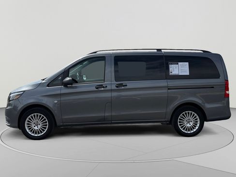 Used 2023 Mercedes-Benz Metris Passenger image 2