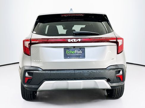 Used 2024 Kia Seltos LX image 7