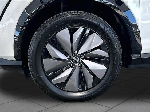 Used 2024 Nissan Ariya AWD image 10