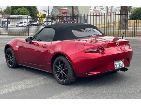 Used 2024 MAZDA MX-5 Miata Sport image 4