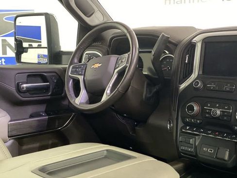 Used 2022 Chevrolet Silverado 2500 LTZ w/ LTZ Premium Package image 14