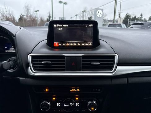 Used 2017 MAZDA MAZDA3 Touring image 23