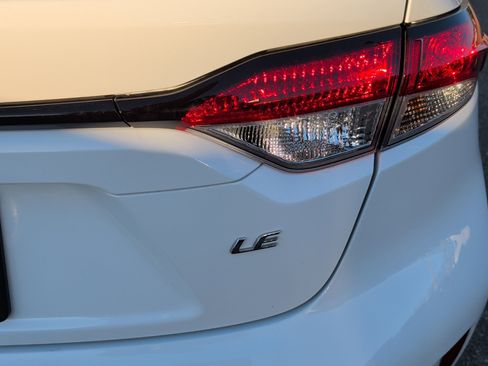 Used 2023 Toyota Corolla LE image 6