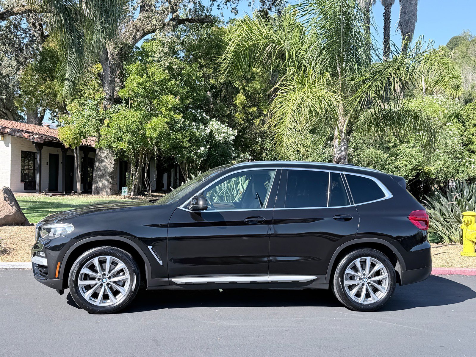 Used 2019 BMW X3 xDrive30i w/ Driving Assistance Package AWD/4WD image 2