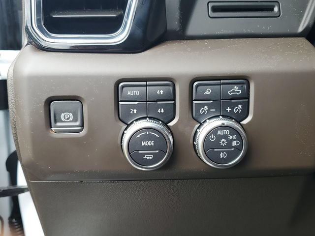 Used 2025 GMC Sierra 3500 Denali AWD/4WD image 12