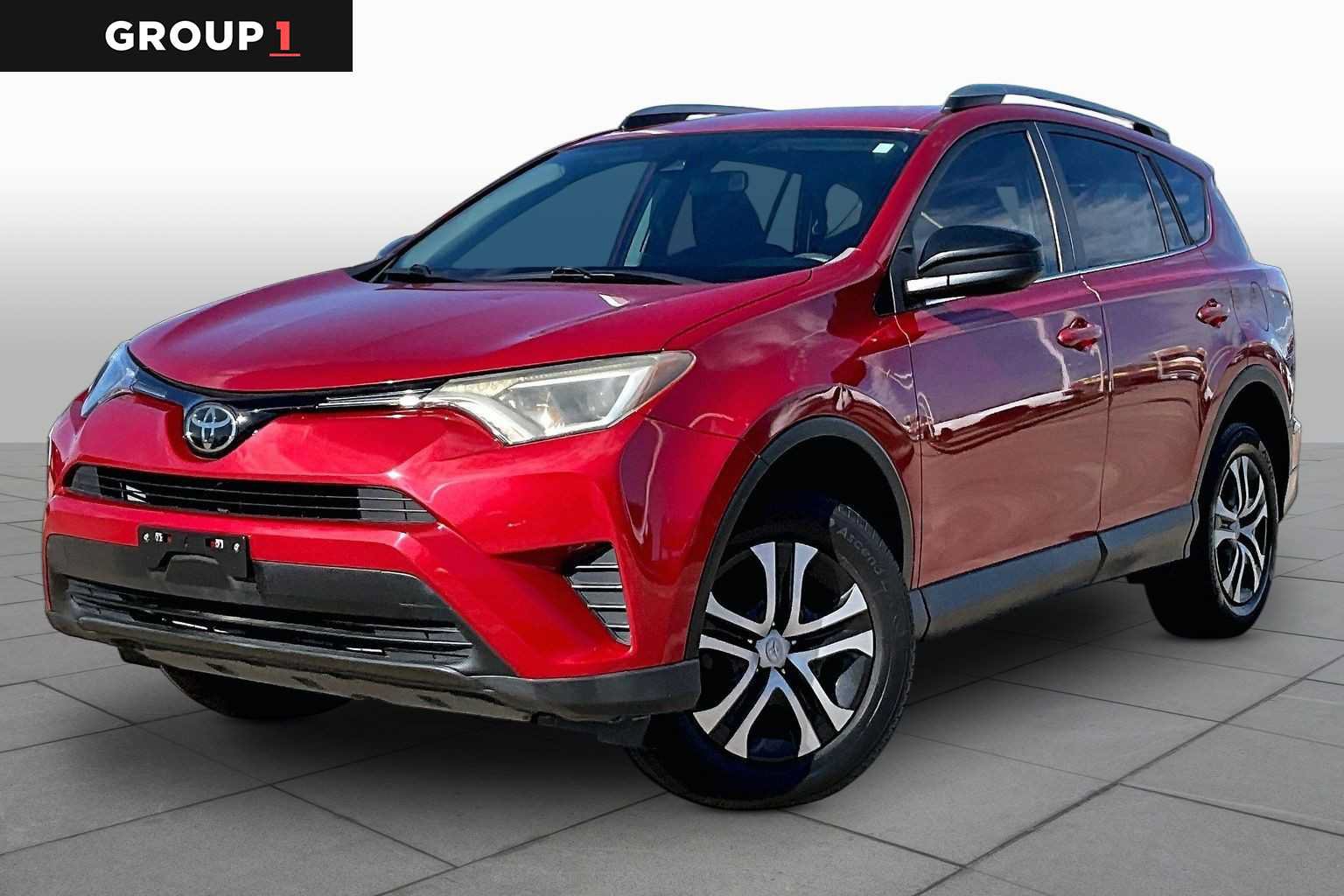 Used 2017 Toyota RAV4 LE FWD image 1