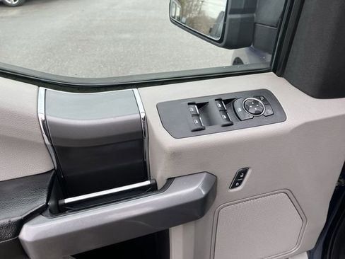 Used 2015 Ford F150 XLT w/ Equipment Group 302A Luxury image 17