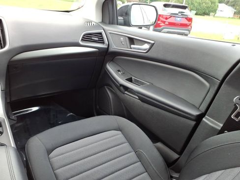 Used 2023 Ford Edge SE w/ Black Appearance Package AWD/4WD image 12