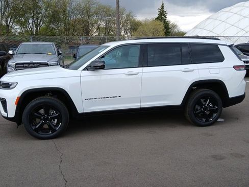 New 2026 Jeep Grand Cherokee L Limited AWD/4WD image 2