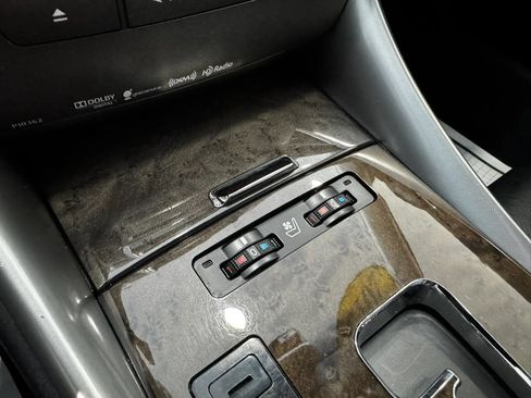 Used 2013 Lexus IS 250C w/ Luxury Pkg RWD image 32